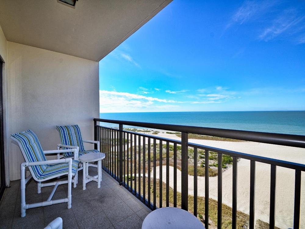 Harbour Light Towers 1105 11th Floor Beachfront Studio at Harbour Light Towers 23118